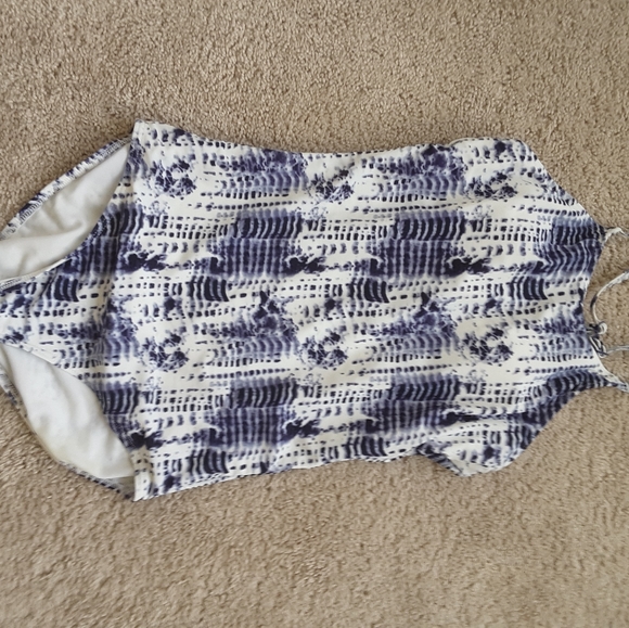 Tye Die Bathing Suit. - Picture 3 of 4